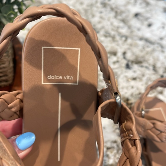 Dolce Vita Gimra sandal Super cute worn about five times excellent conditioner - Picture 2 of 7